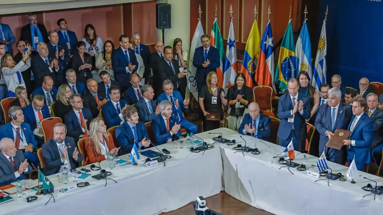 Acordo entre União Europeia e Mercosul avança após 26 anos de negociações. Rolling Screenn