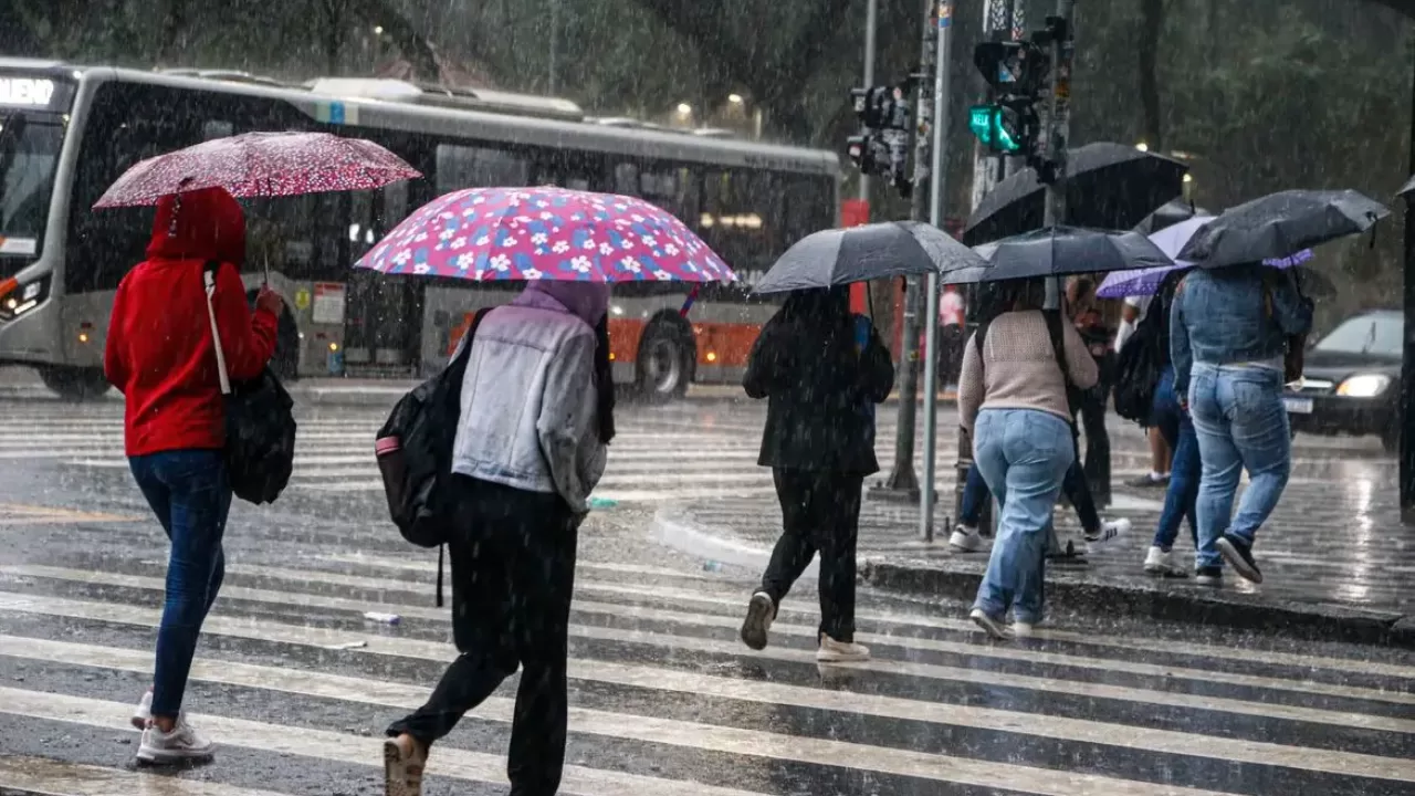 Temporal em São Paulo e deixa cidade em estado de atenção