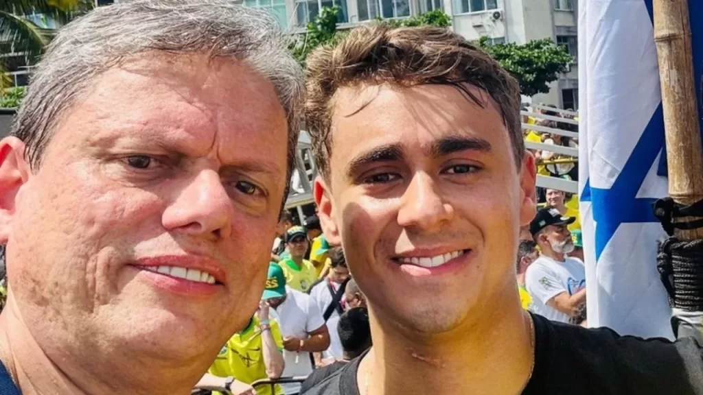 Tarcísio de Freitas elogia Nikolas Ferreira após ato em Brasília