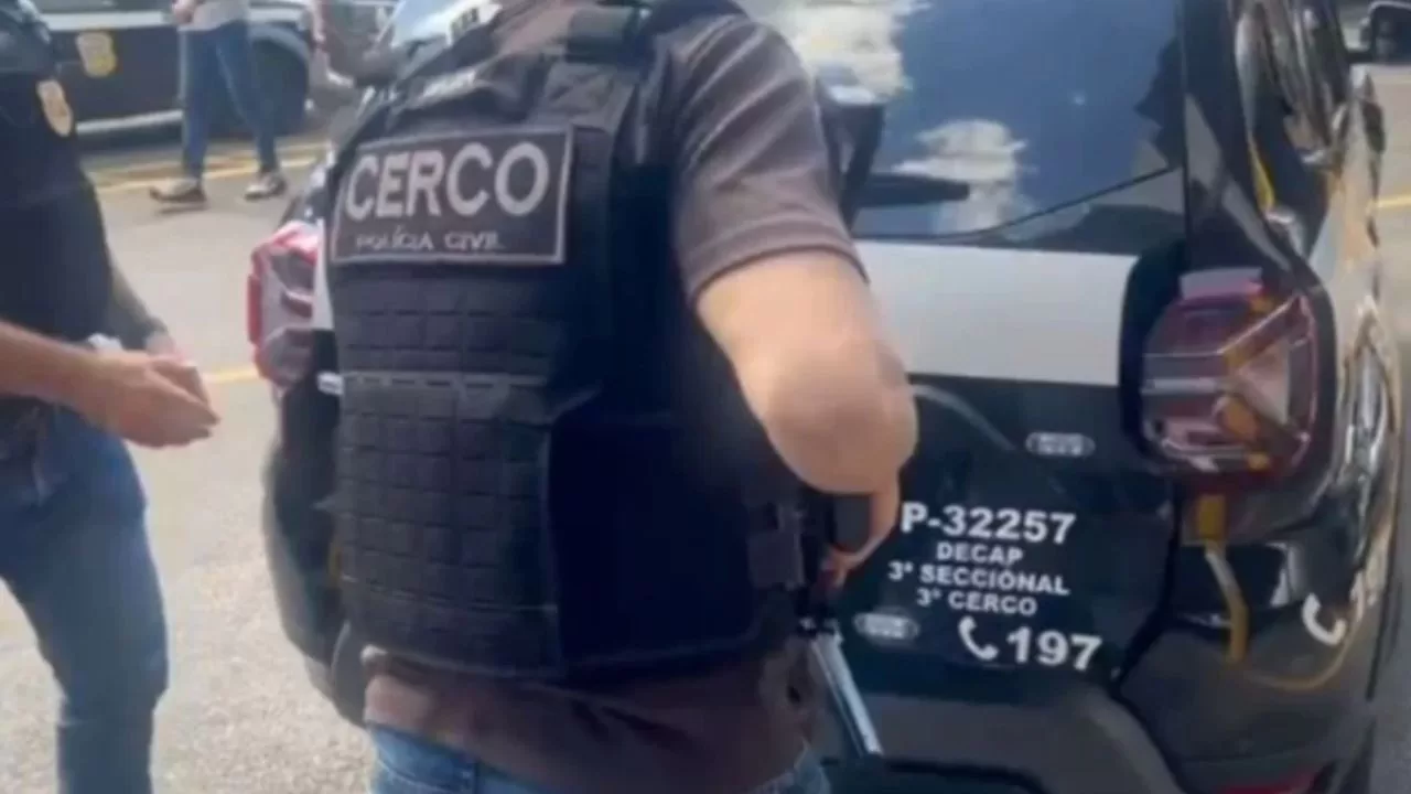 Criminosos tentaram arrombar comércio no Brás com marcha à ré