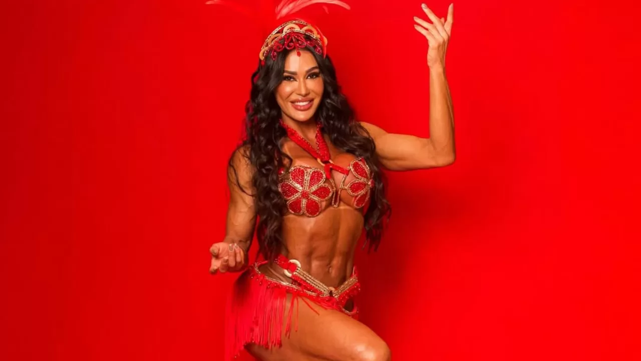 Gracyanne Barbosa em ensaio para o Carnaval 2026