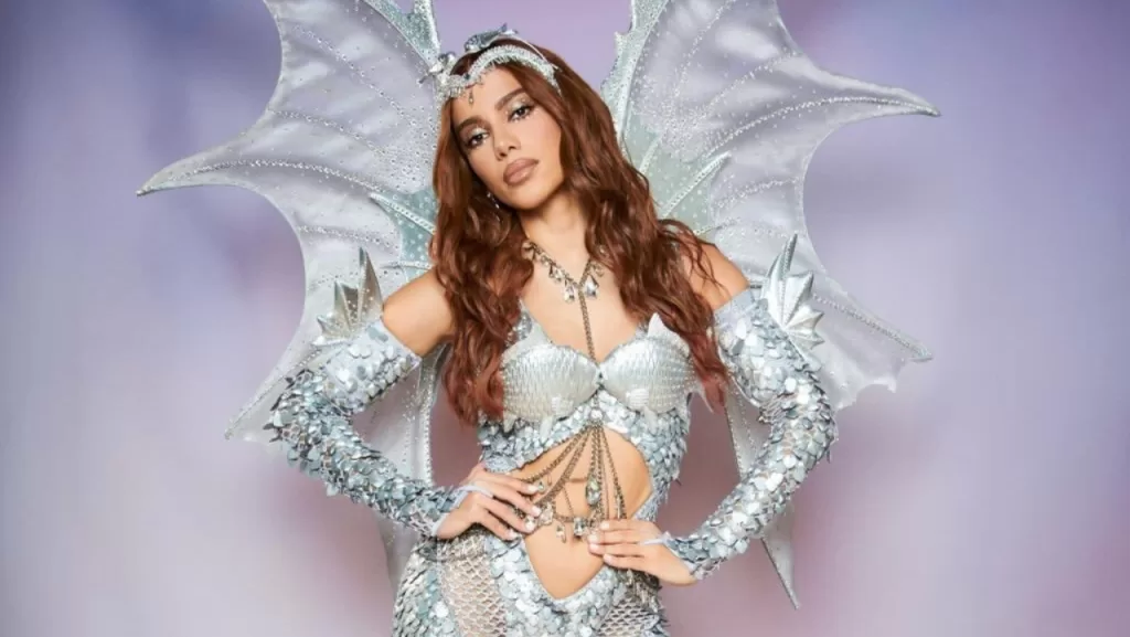 Anitta em show de carnaval